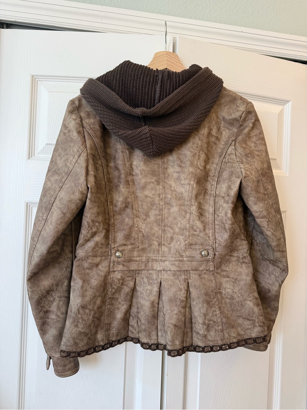 Montana Co Women's Faux Leather Wash Brown Jacket size small - Picture 7 of 10